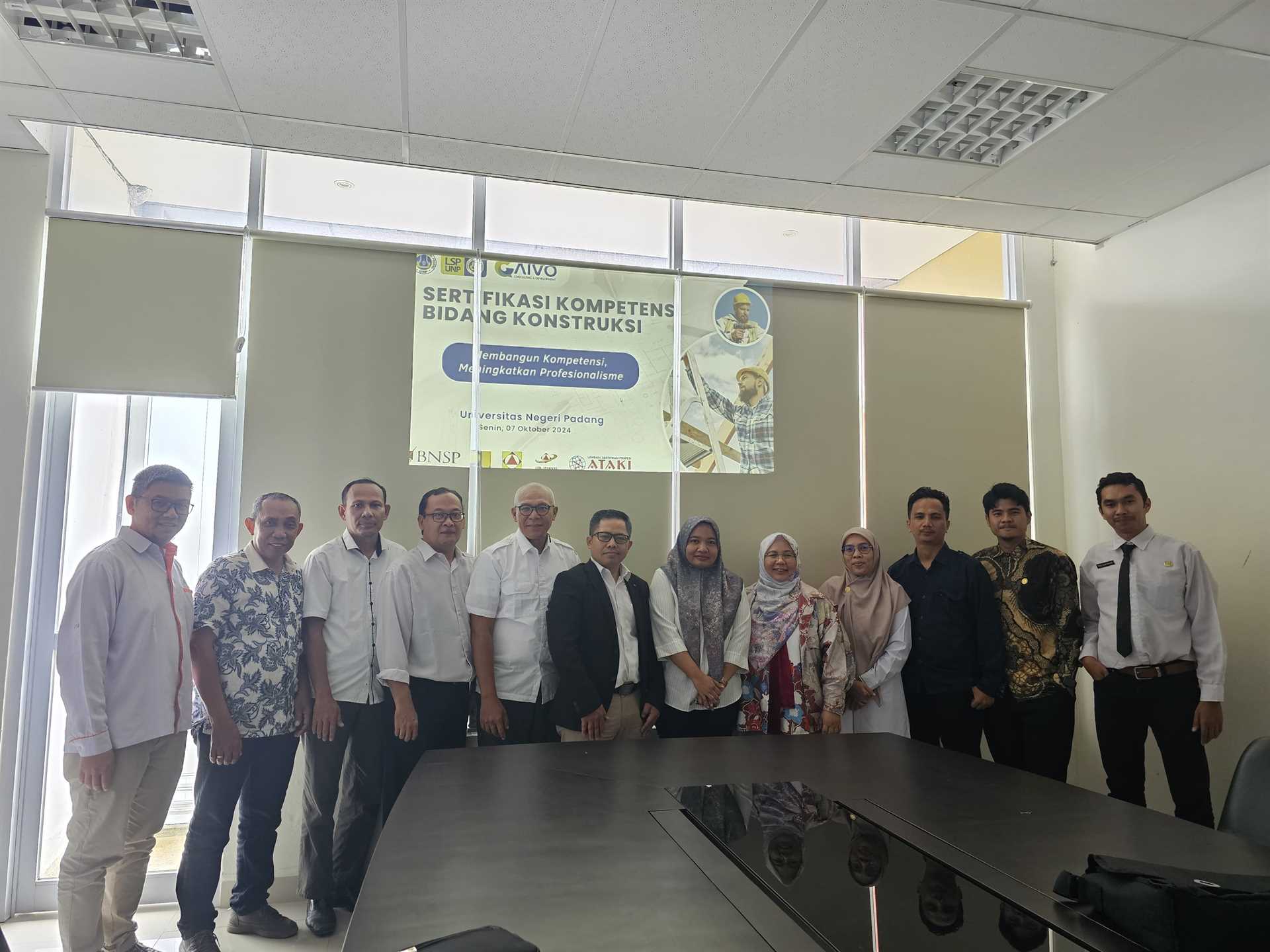 Gallery of Technical Guidance and Competency Test for BNSP Professional Certificate LAUNDRY ATTENDANT Universitas Negeri Padang