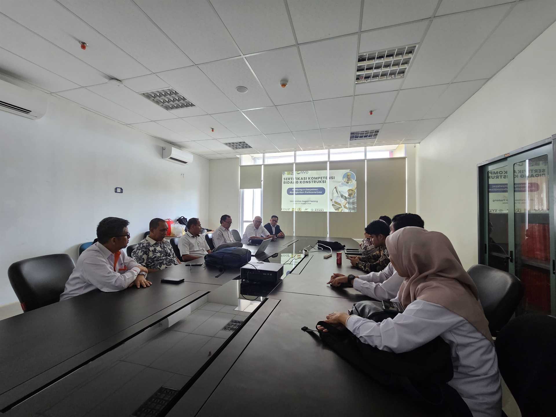 Gallery of Technical Guidance and Competency Test for BNSP Professional Certificate LAUNDRY ATTENDANT Universitas Negeri Padang