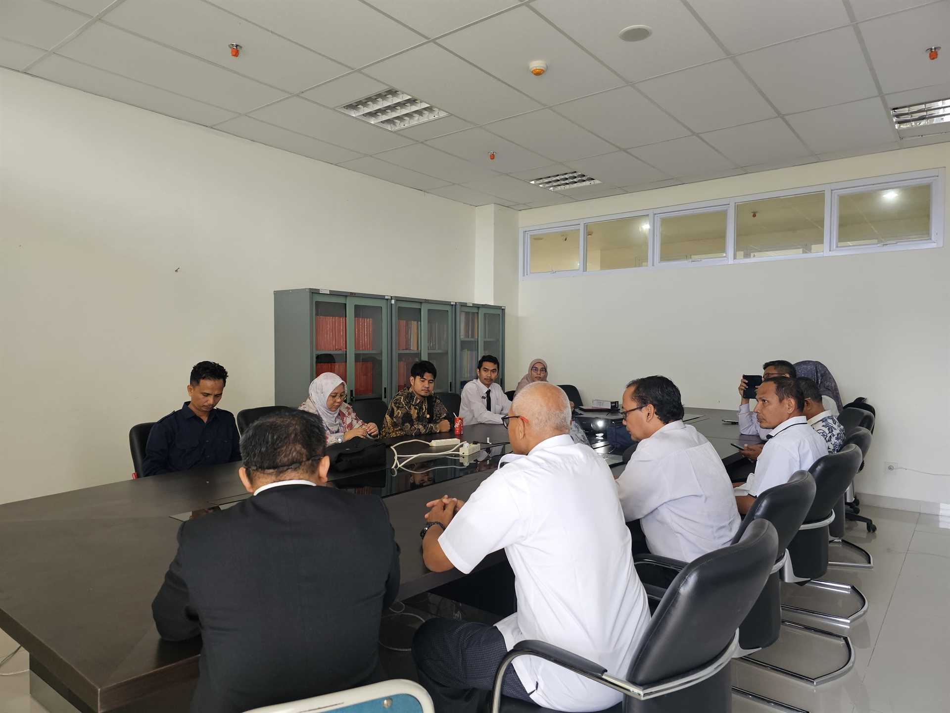 Gallery of Technical Guidance and Competency Test for BNSP Professional Certificate LAUNDRY ATTENDANT Universitas Negeri Padang